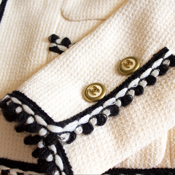 Rare Chanel Vintage Fall 1994 Ecru Black Jacket - Picture 7 of 14